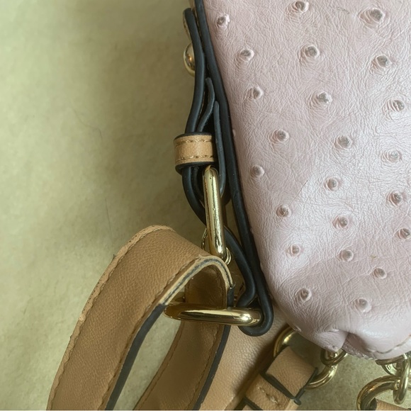 Giani Bernini vegan Ostrich shoulder bag. - Picture 6 of 9